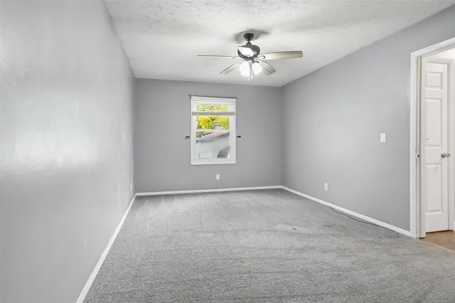 $163,000 | 1516 North Hershey Road, Bloomington, IL 61704