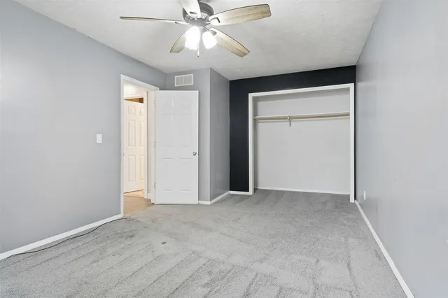 $163,000 | 1516 North Hershey Road, Bloomington, IL 61704