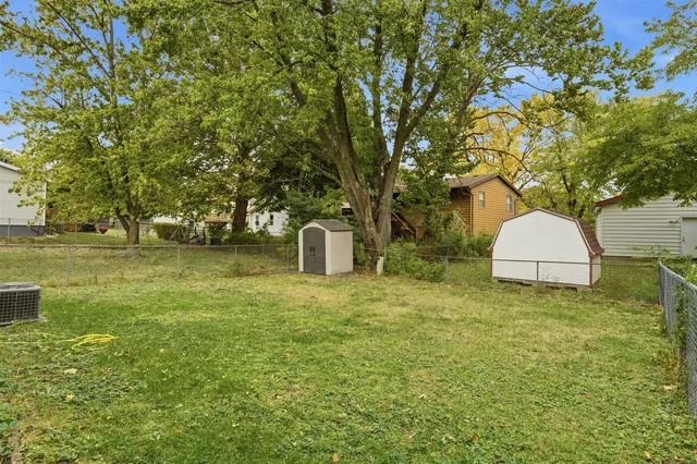 $163,000 | 1516 North Hershey Road, Bloomington, IL 61704