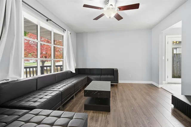 $163,000 | 1516 North Hershey Road, Bloomington, IL 61704