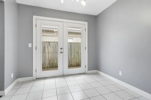 $163,000 | 1516 North Hershey Road, Bloomington, IL 61704