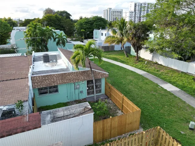 $2,250 | 617 Northwest 10th Street, Miami, FL 33136