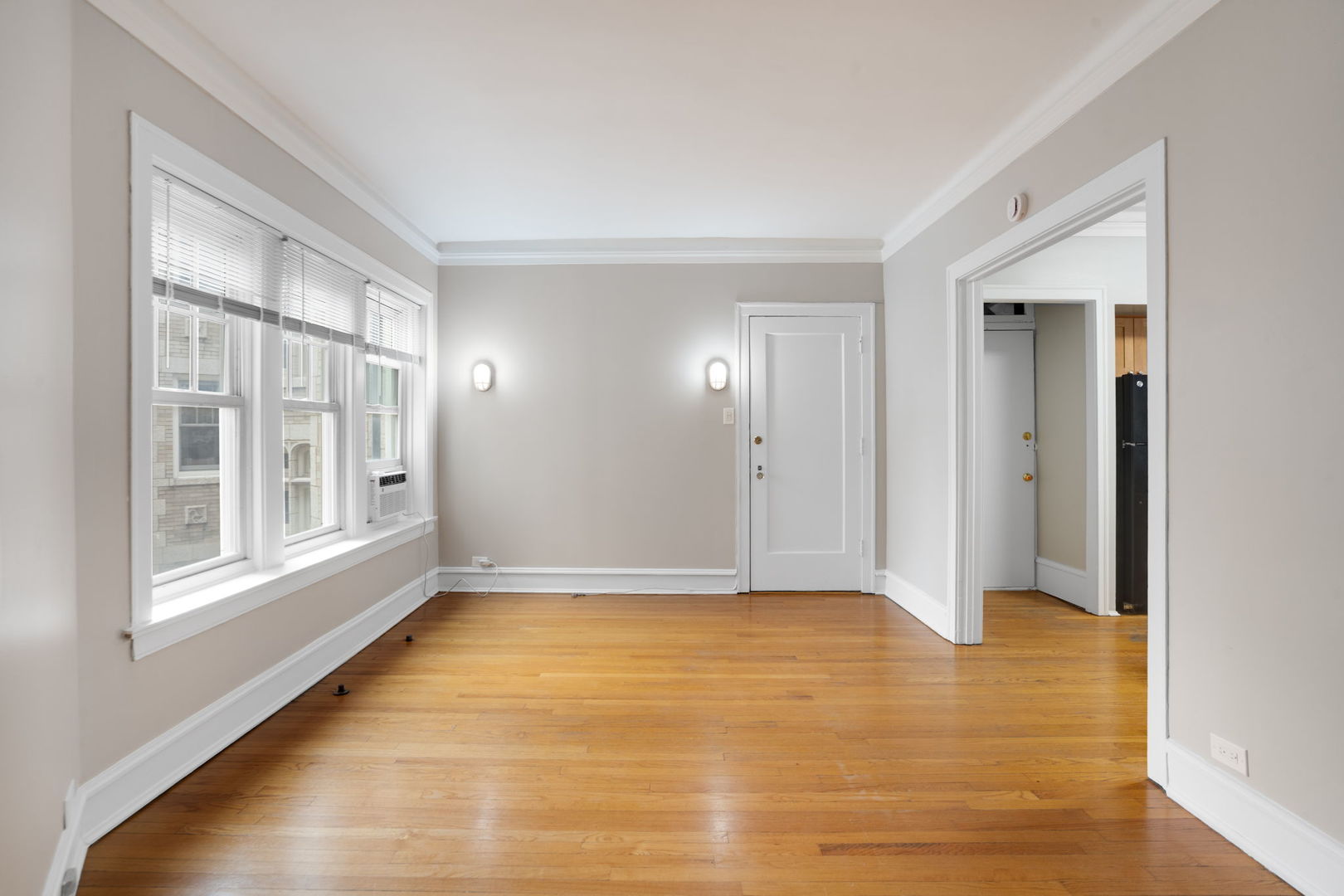 538 West Brompton Avenue, Unit 2E Chicago, IL 60657 - Photo 10 of 18