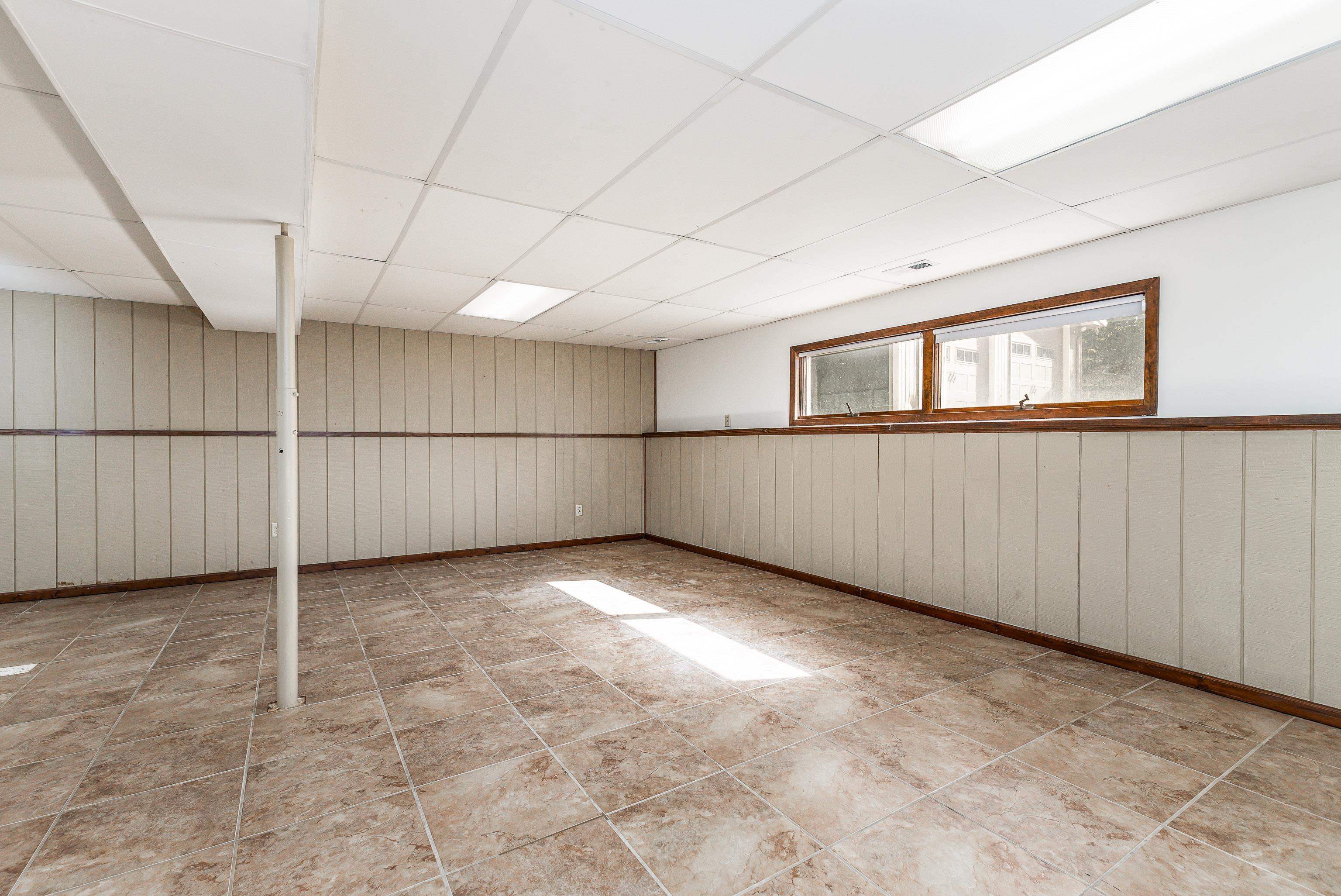 151 North Blackjack Road Galena, IL 61036 - Photo 31 of 65 a view of a garage