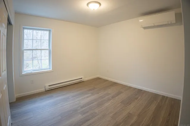 $2,300 | 154 Grove Avenue, Unit B, Groton, CT 06340