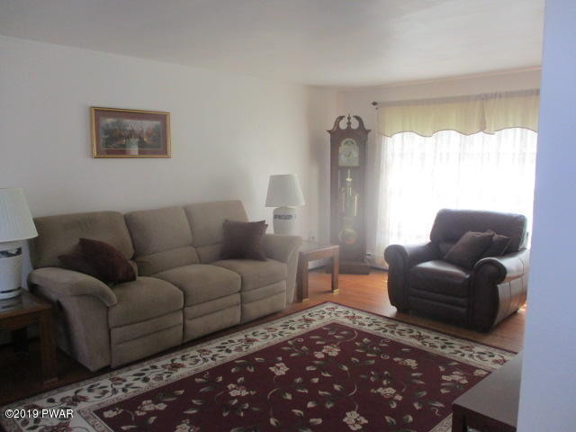 113 T Rt 351 Moscow, PA 18444 - Photo 3 of 24