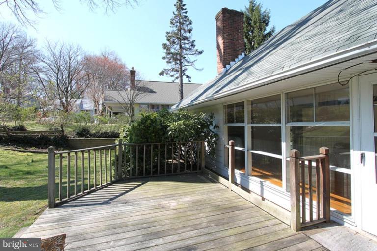 604 Harrington Road Rockville, MD 20852 - Photo 24 of 30 Deck