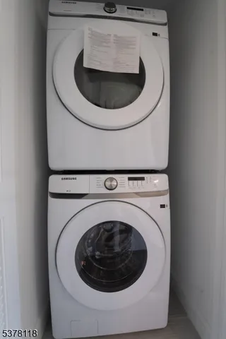 a close up view of a washer and dryer