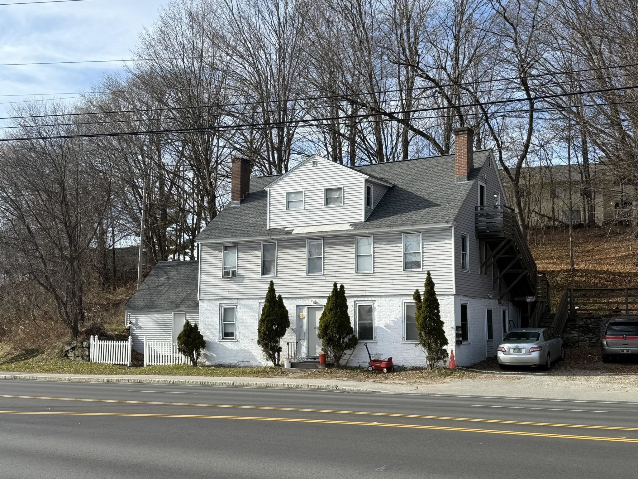38 Washington Street Claremont, NH 03743 - Photo 2 of 9