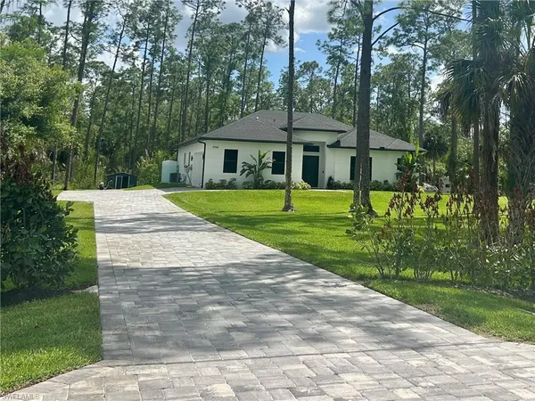 $3,200 | 3724 2nd Avenue Northeast, Naples, FL 34120