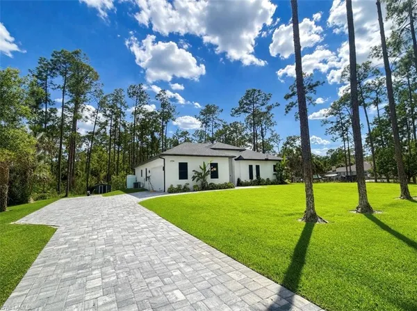 $3,200 | 3724 2nd Avenue Northeast, Naples, FL 34120