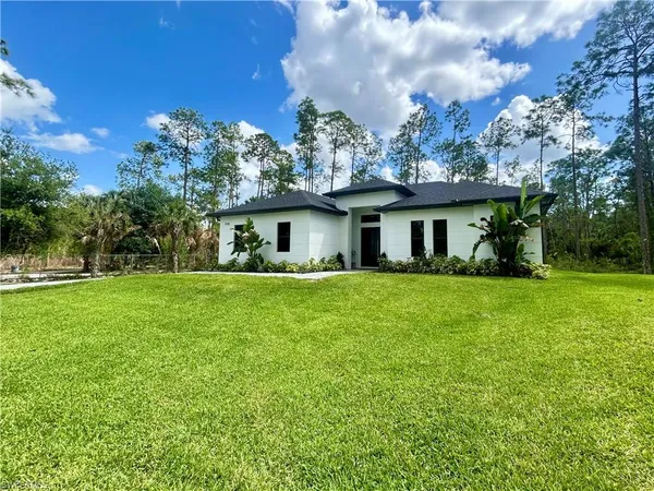$3,200 | 3724 2nd Avenue Northeast, Naples, FL 34120