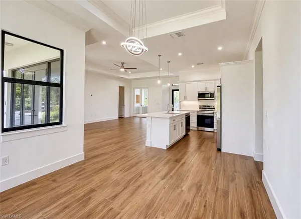 $3,200 | 3724 2nd Avenue Northeast, Naples, FL 34120