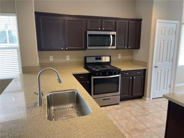 $2,000 | 5124 Amethyst Creek Court, Las Vegas, NV 89131