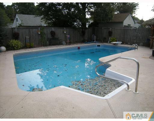10 Sturgis Road Edison, NJ 08817 - Photo 4 of 9