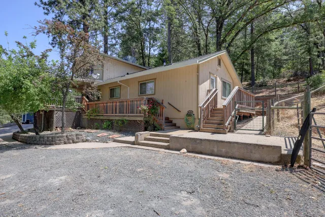 a view of a house with a outdoor space