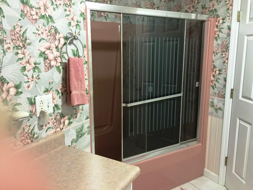 170 Kelleytown Road Bernard, ME 04612 - Photo 19 of 33 Combination tub and shower