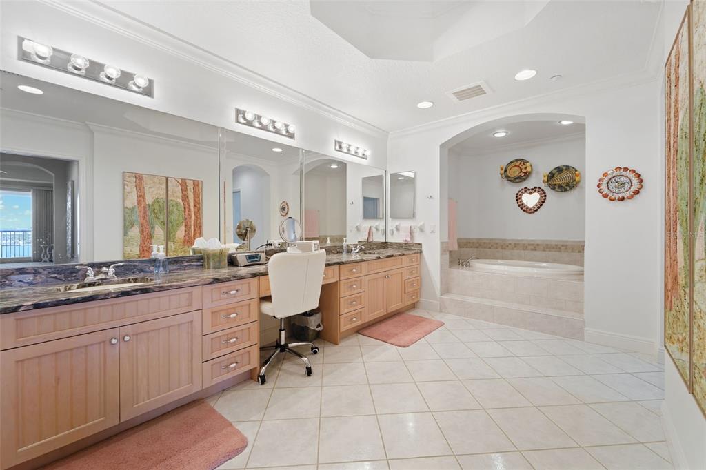 17735 Gulf Boulevard, Unit 702 Redington Shores, FL 33708 - Photo 21 of 60