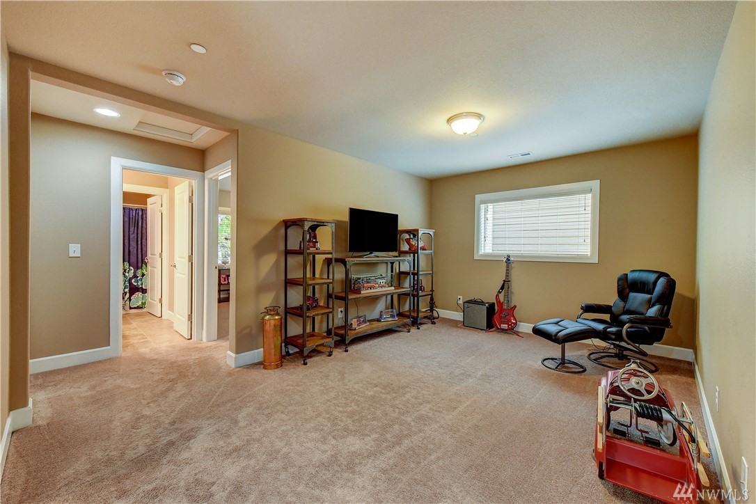 20040 94th Drive Northeast Bothell, WA 98011 - Photo 22 of 27 Gallery Image 22