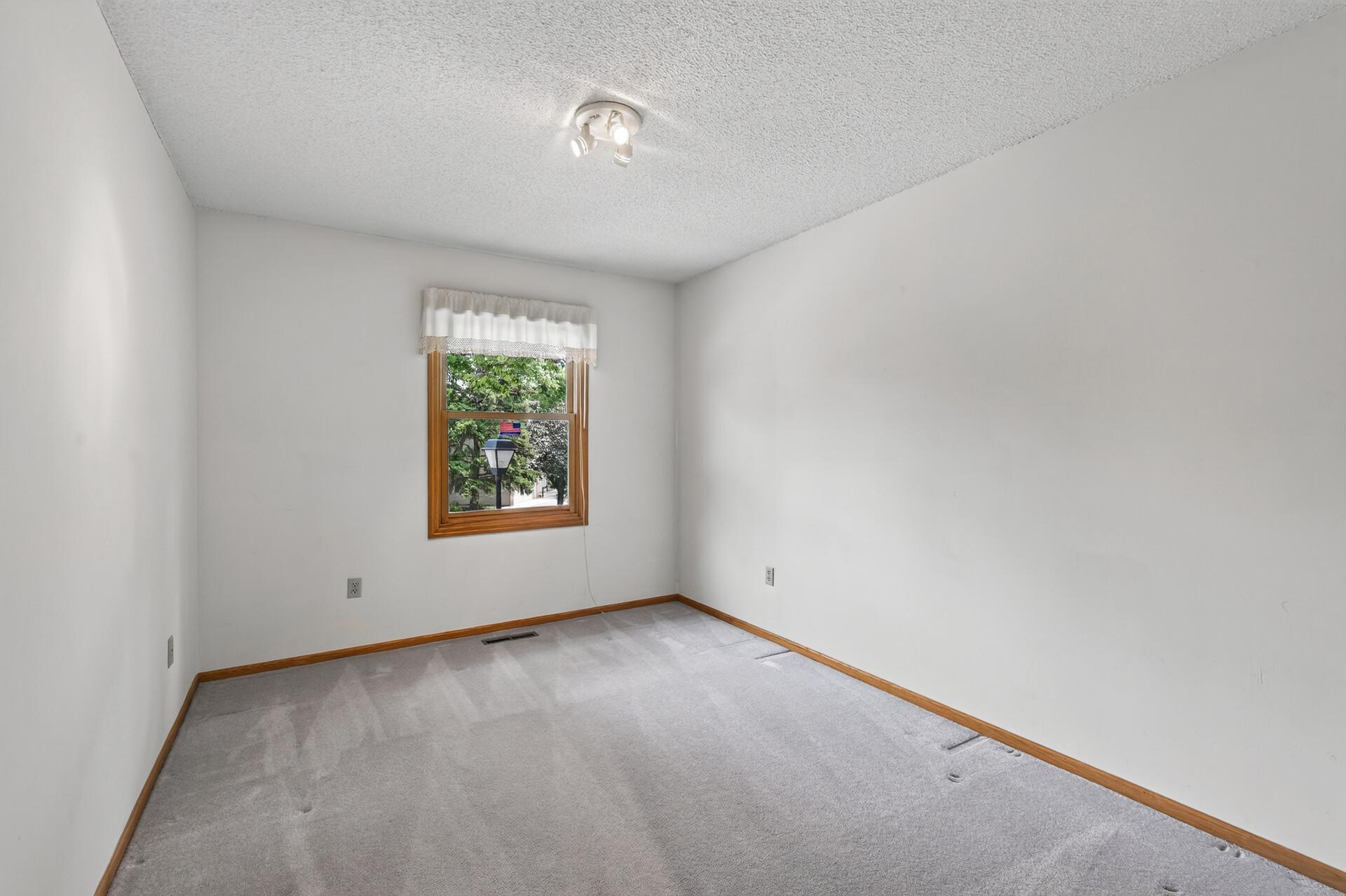 4238 Boulder Ridge Point Eagan, MN 55122 - Photo 23 of 32
