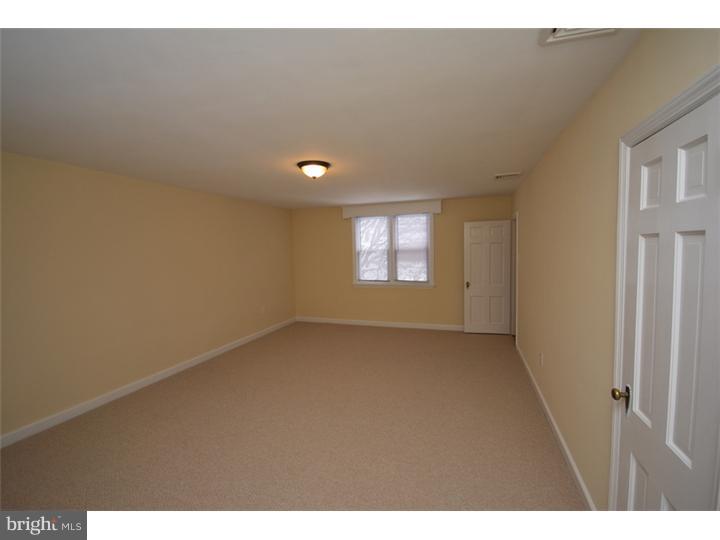 6024 Avonhoe Road Philadelphia, PA 19138 - Photo 12 of 18 Gallery Image 12