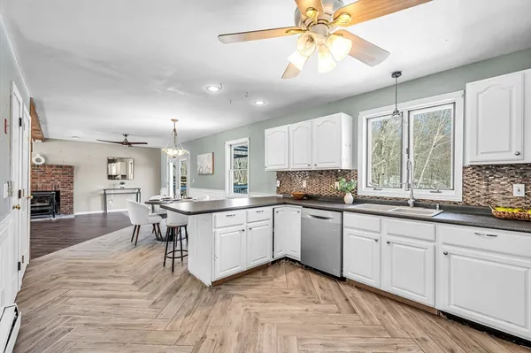 $499,900 | 29 Chestnut Drive, Belchertown, MA 01007