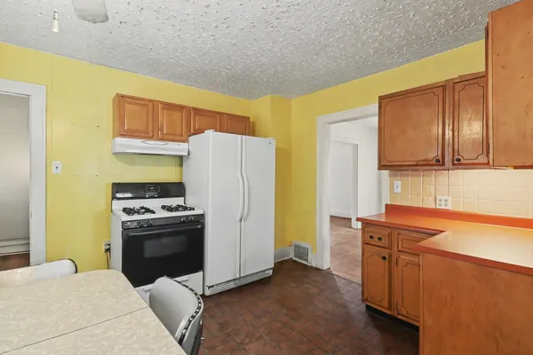 $100,000 | 1562 Lafayette Boulevard, Lincoln Park, MI 48146