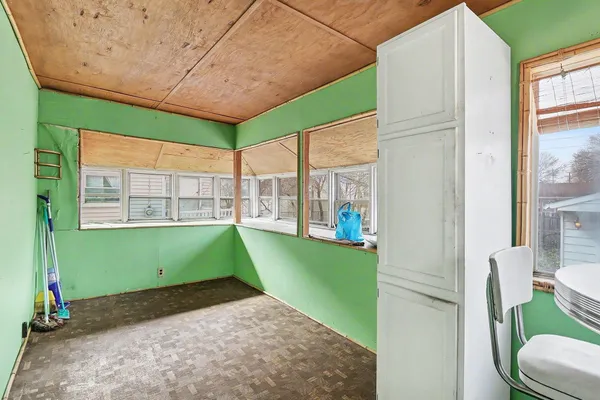 $100,000 | 1562 Lafayette Boulevard, Lincoln Park, MI 48146