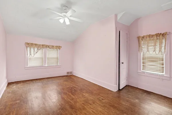 $100,000 | 1562 Lafayette Boulevard, Lincoln Park, MI 48146