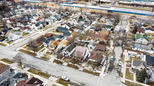 $100,000 | 1562 Lafayette Boulevard, Lincoln Park, MI 48146