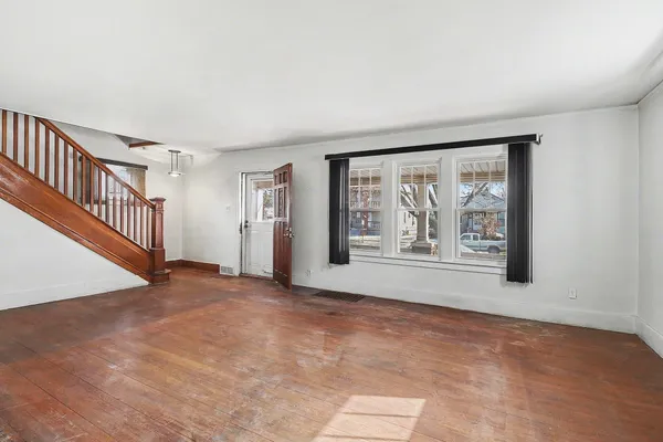 $100,000 | 1562 Lafayette Boulevard, Lincoln Park, MI 48146