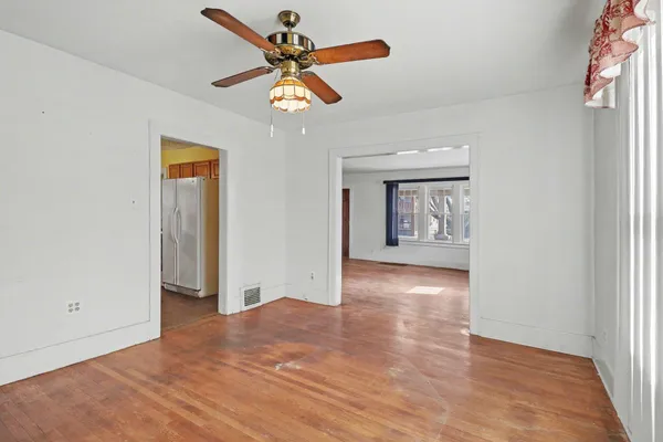 $100,000 | 1562 Lafayette Boulevard, Lincoln Park, MI 48146