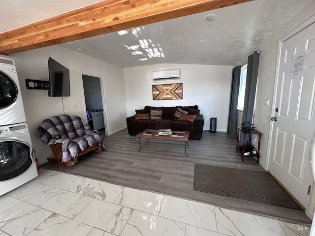 $415,000 | 416 Highway 30, Bliss, ID 83314