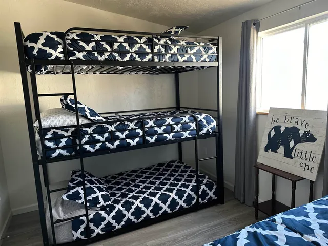 $415,000 | 416 Highway 30, Bliss, ID 83314