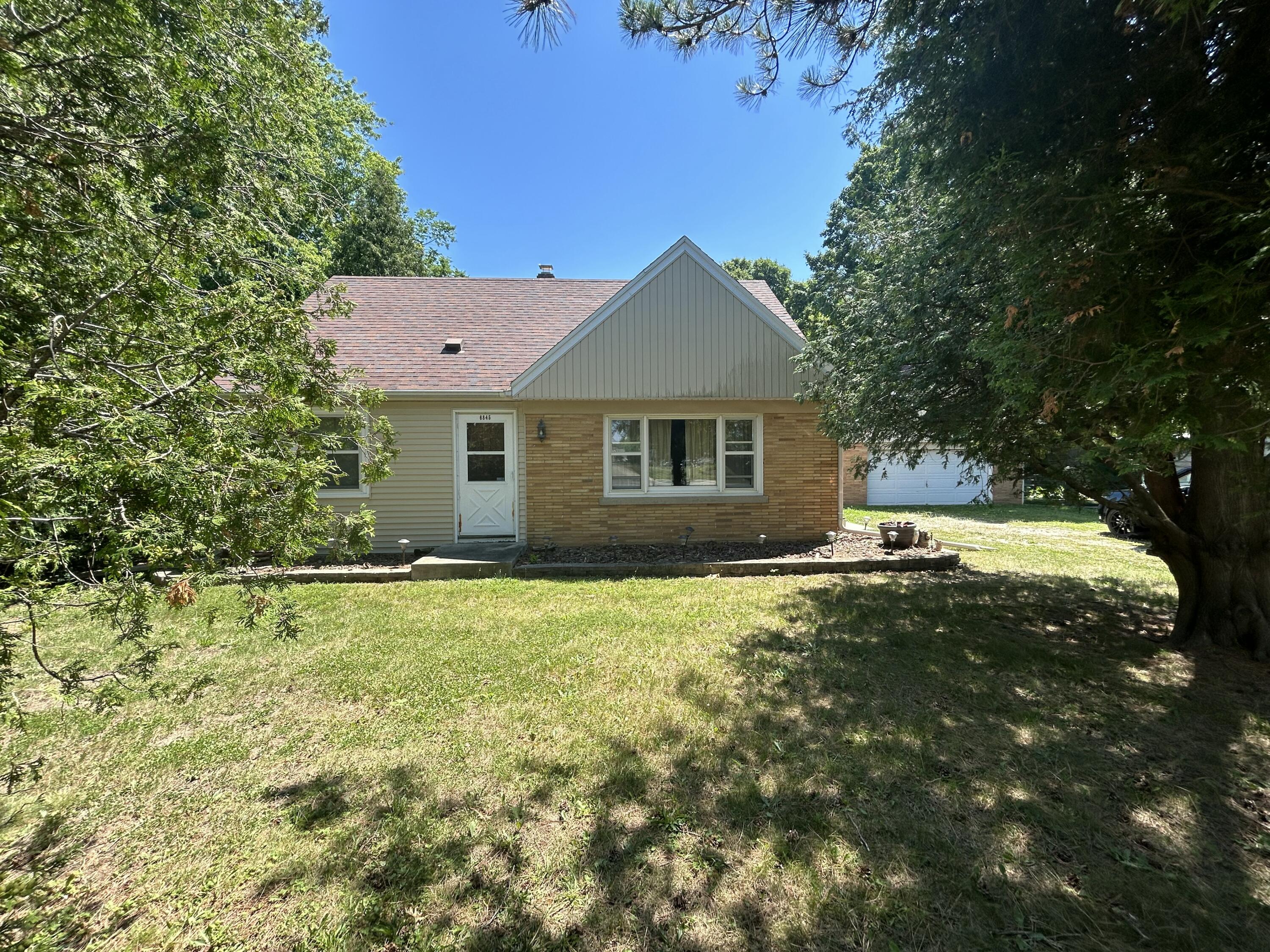 6845 Highway 31 Caledonia, WI 53402 - Photo 1 of 21 Country living at an affordable price