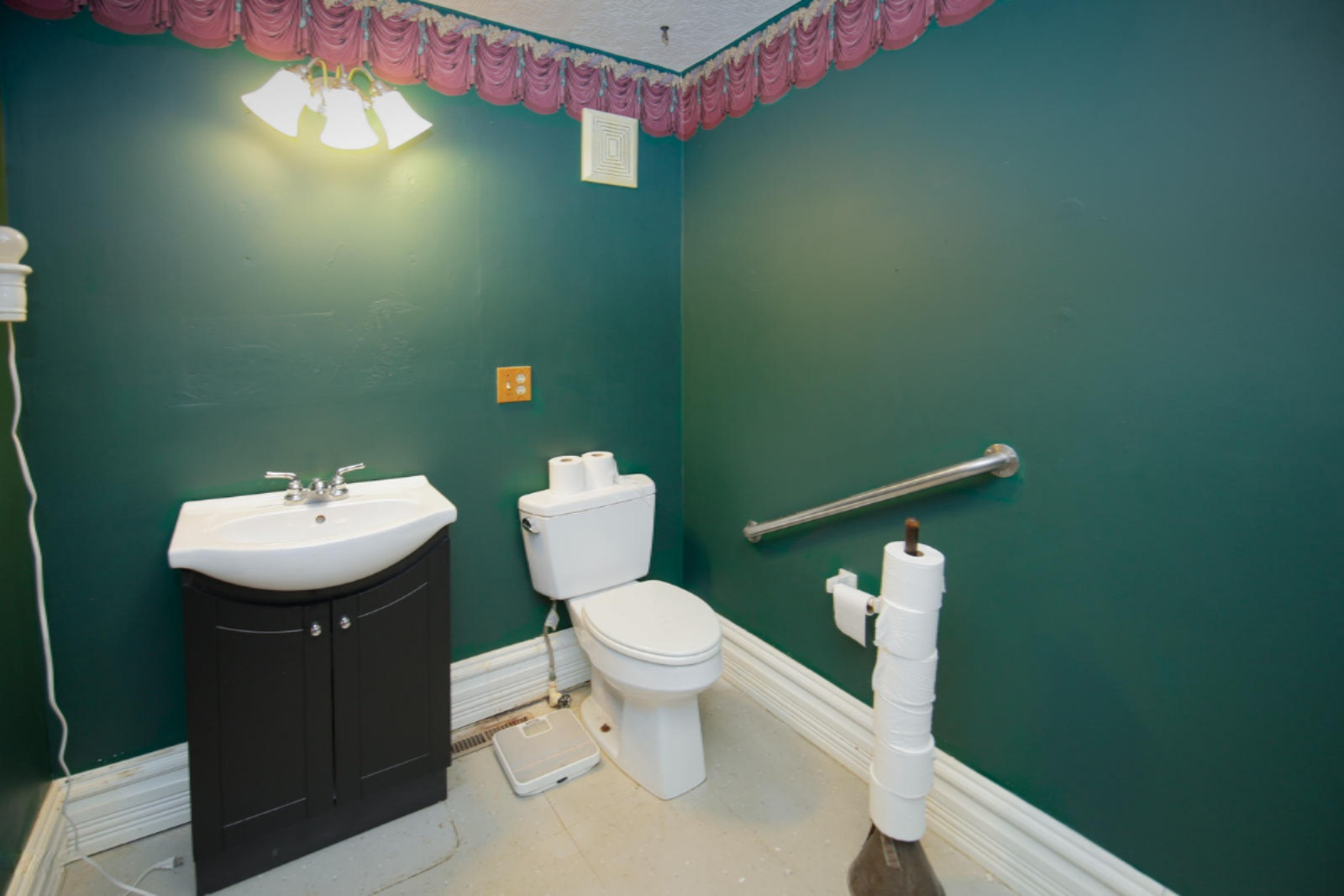 502 East Chicago Road Sturgis, MI 49091 - Photo 17 of 32 502 E Chicago Rd-117