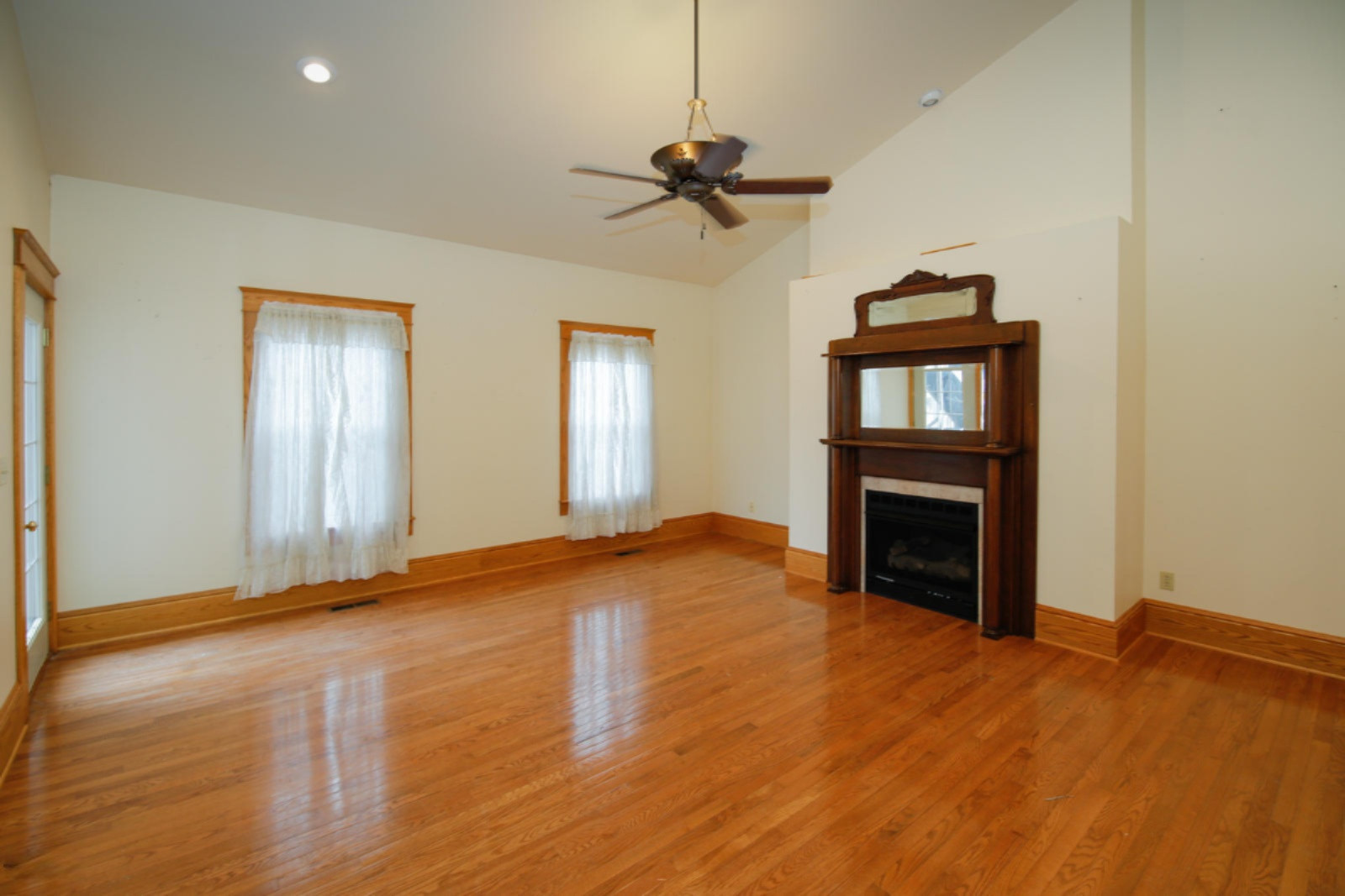 502 East Chicago Road Sturgis, MI 49091 - Photo 10 of 32 502 E Chicago Rd-110