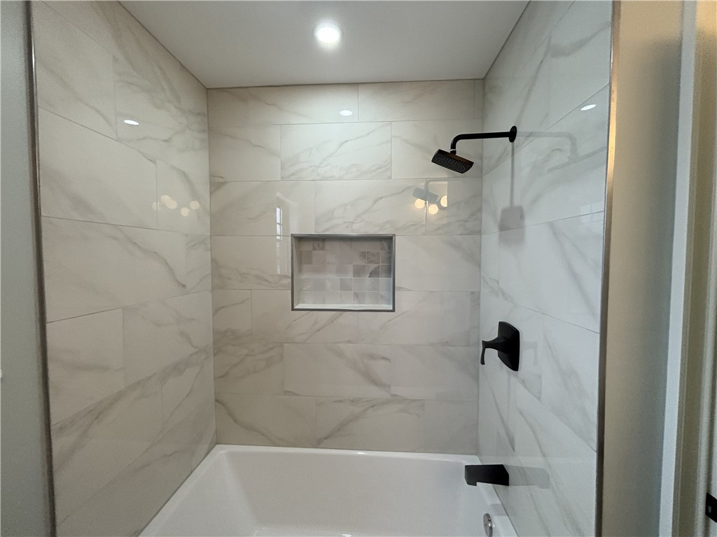 38 Ashburne Street Pawtucket, RI 02861 - Photo 14 of 23