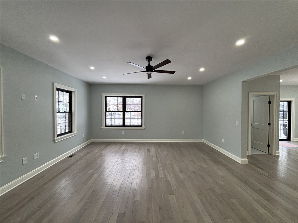 38 Ashburne Street Pawtucket, RI 02861 - Photo 5 of 23