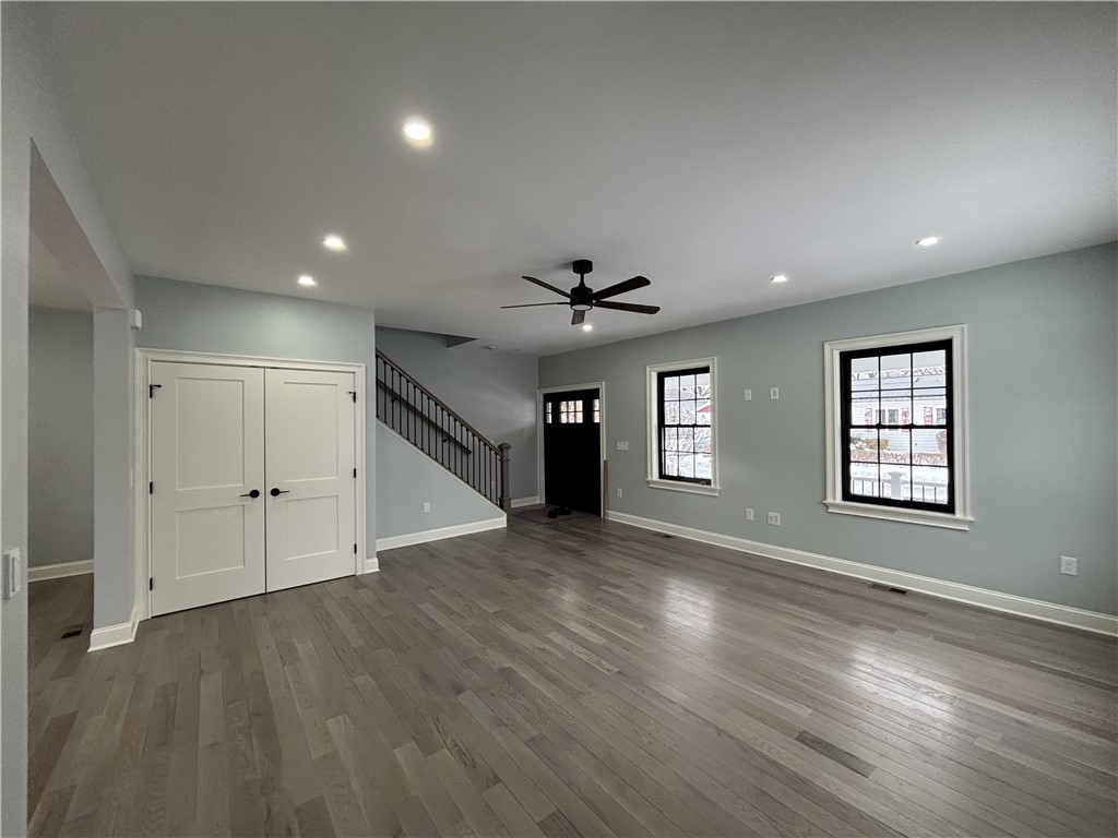 38 Ashburne Street Pawtucket, RI 02861 - Photo 6 of 23