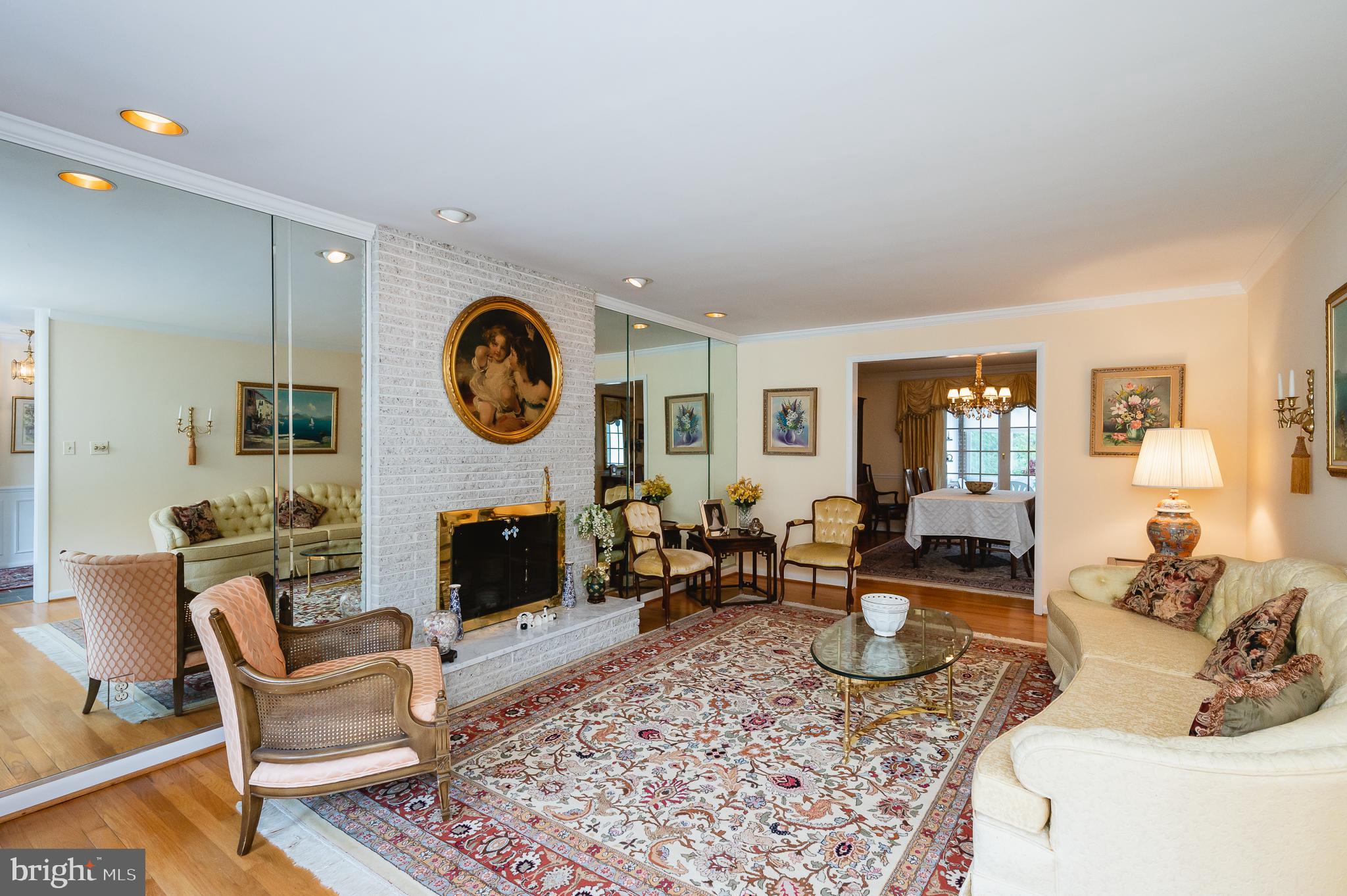 9218 Gardenia Road Nottingham, MD 21236 - Photo 5 of 49 SPACIOUS LIVING ROOM
