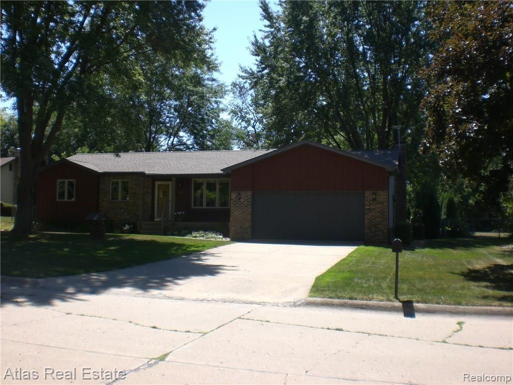 8042 Burleigh Road Grand Blanc, MI 48439 - Photo 49 of 57 8042Burleigh Grand Blanc (58).JPG