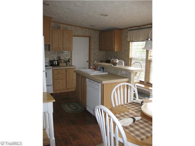 487 Tripp Road Lexington, NC 27292 - Photo 4 of 16 Kitchen.