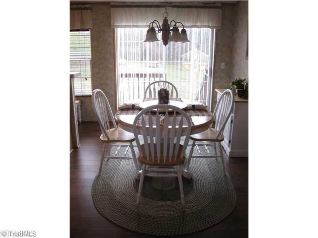 487 Tripp Road Lexington, NC 27292 - Photo 5 of 16 Breakfast.