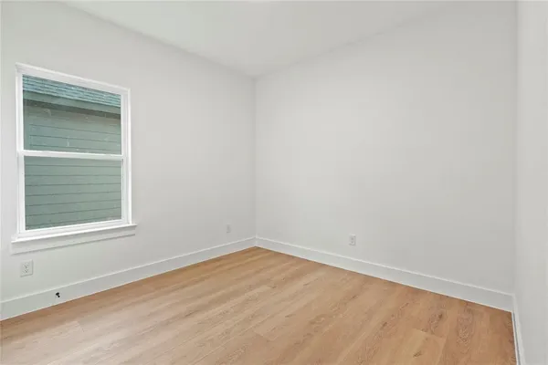 $2,300 | 2521 Bethurum Avenue, Dallas, TX 75215