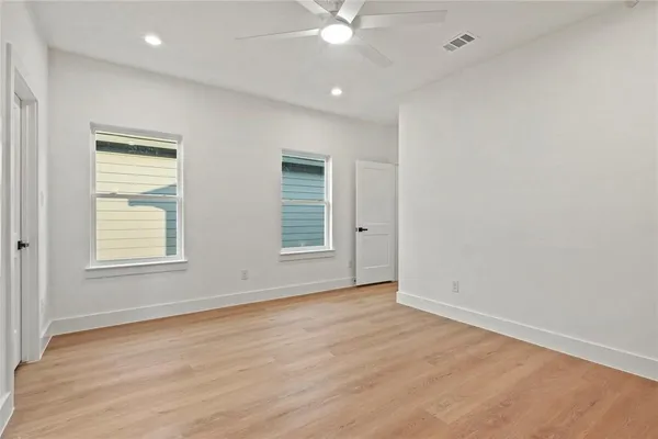 $2,300 | 2521 Bethurum Avenue, Dallas, TX 75215