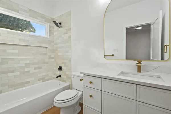 $2,300 | 2521 Bethurum Avenue, Dallas, TX 75215