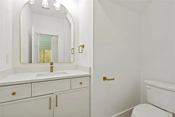 $2,300 | 2521 Bethurum Avenue, Dallas, TX 75215