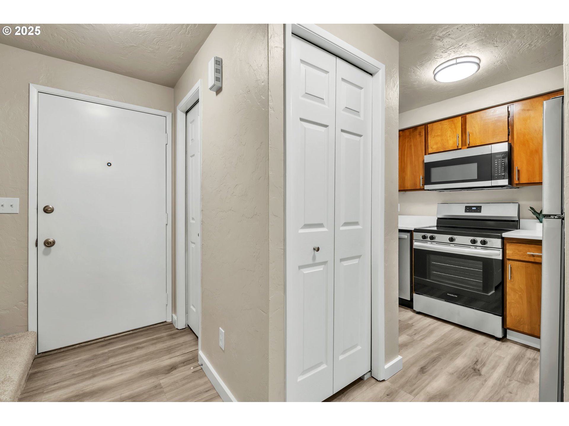 1474 Fetters Loop Eugene, OR 97402 - Photo 11 of 40