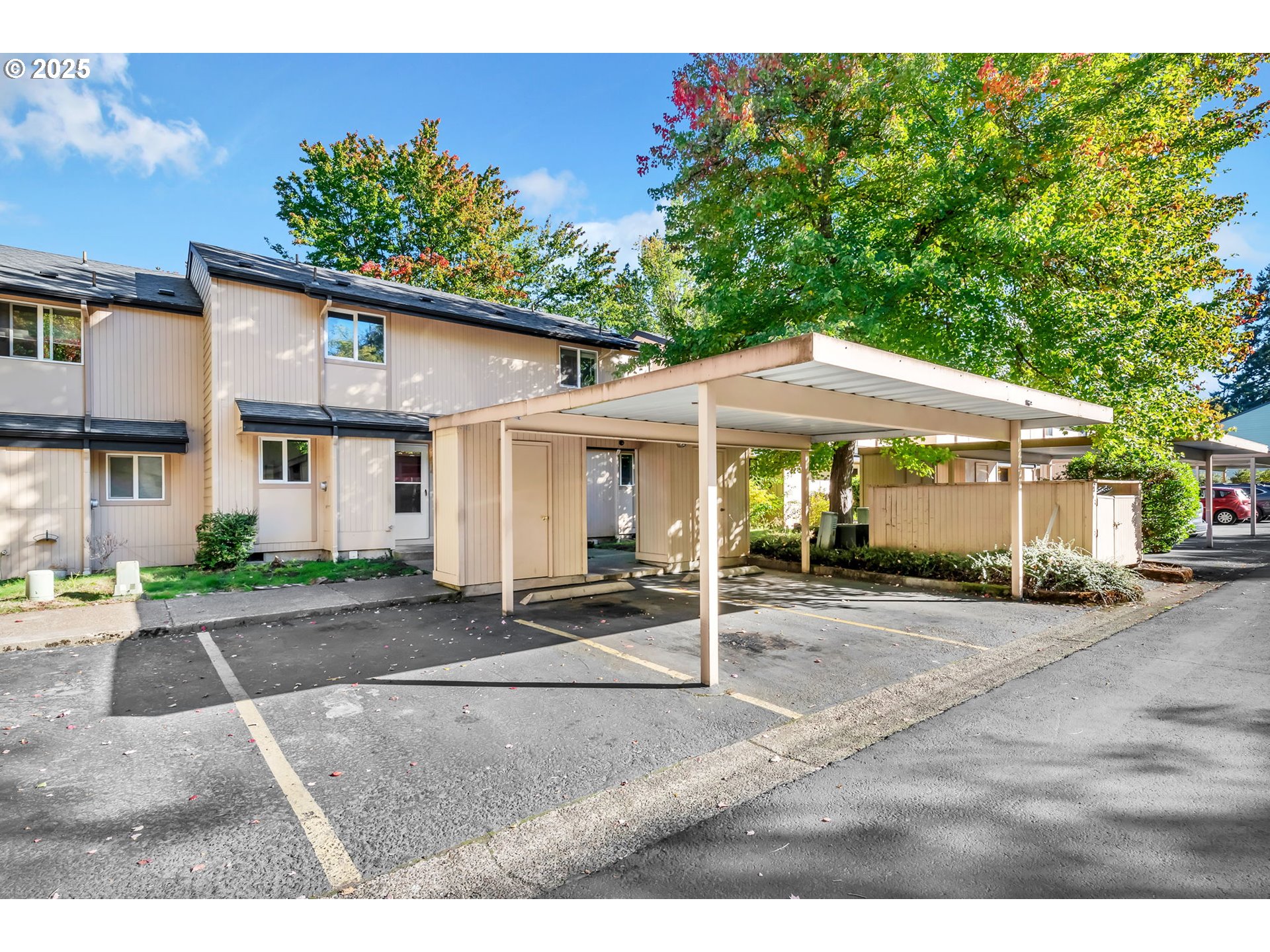 1474 Fetters Loop Eugene, OR 97402 - Photo 3 of 40